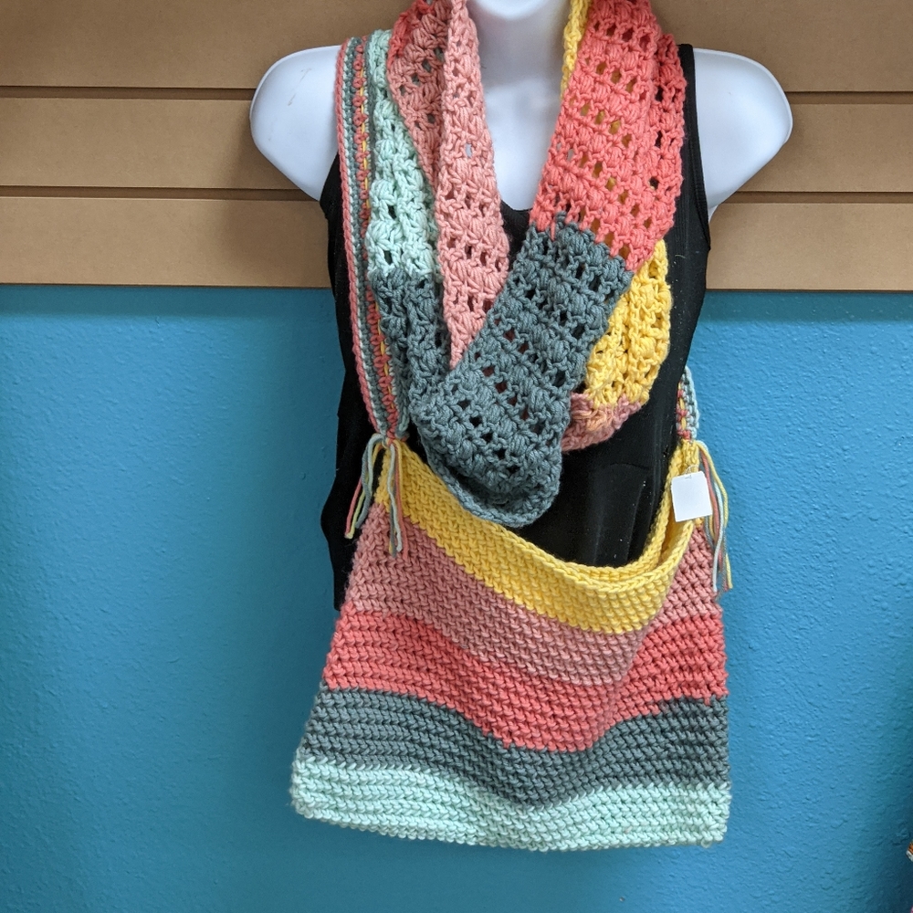 Crochet infinity scarf & matching bag